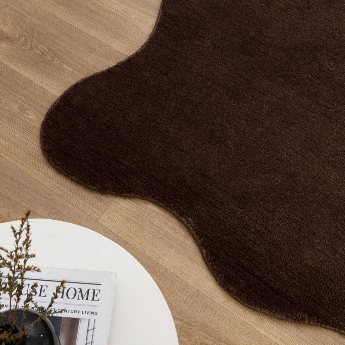 Ollie Scalloped Irregular Round Rug Chocolate
