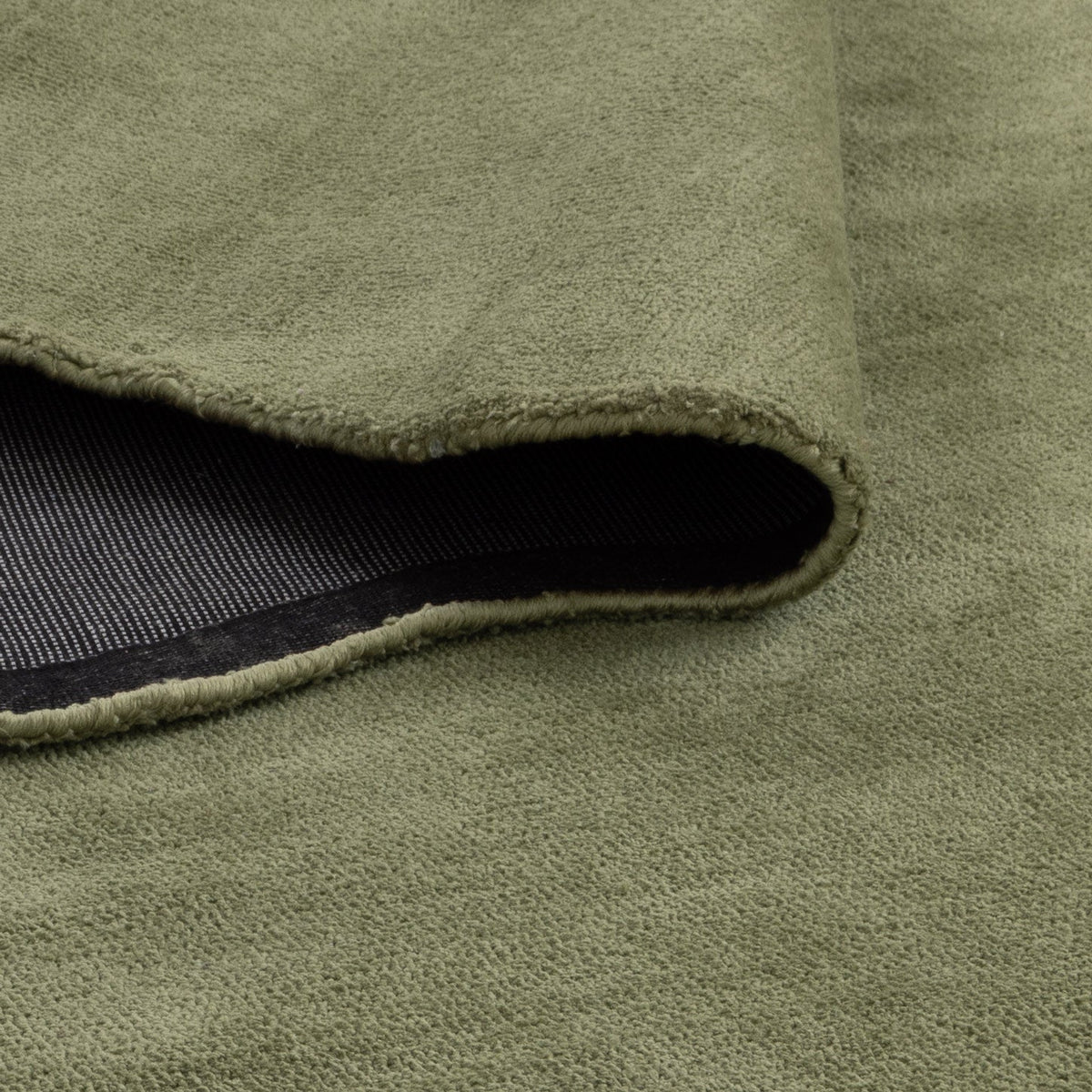 Ollie Wavy Scalloped Rug – Sage Green