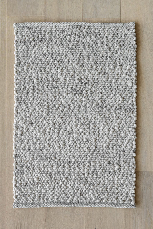 Toronto Frost rug by Bayliss