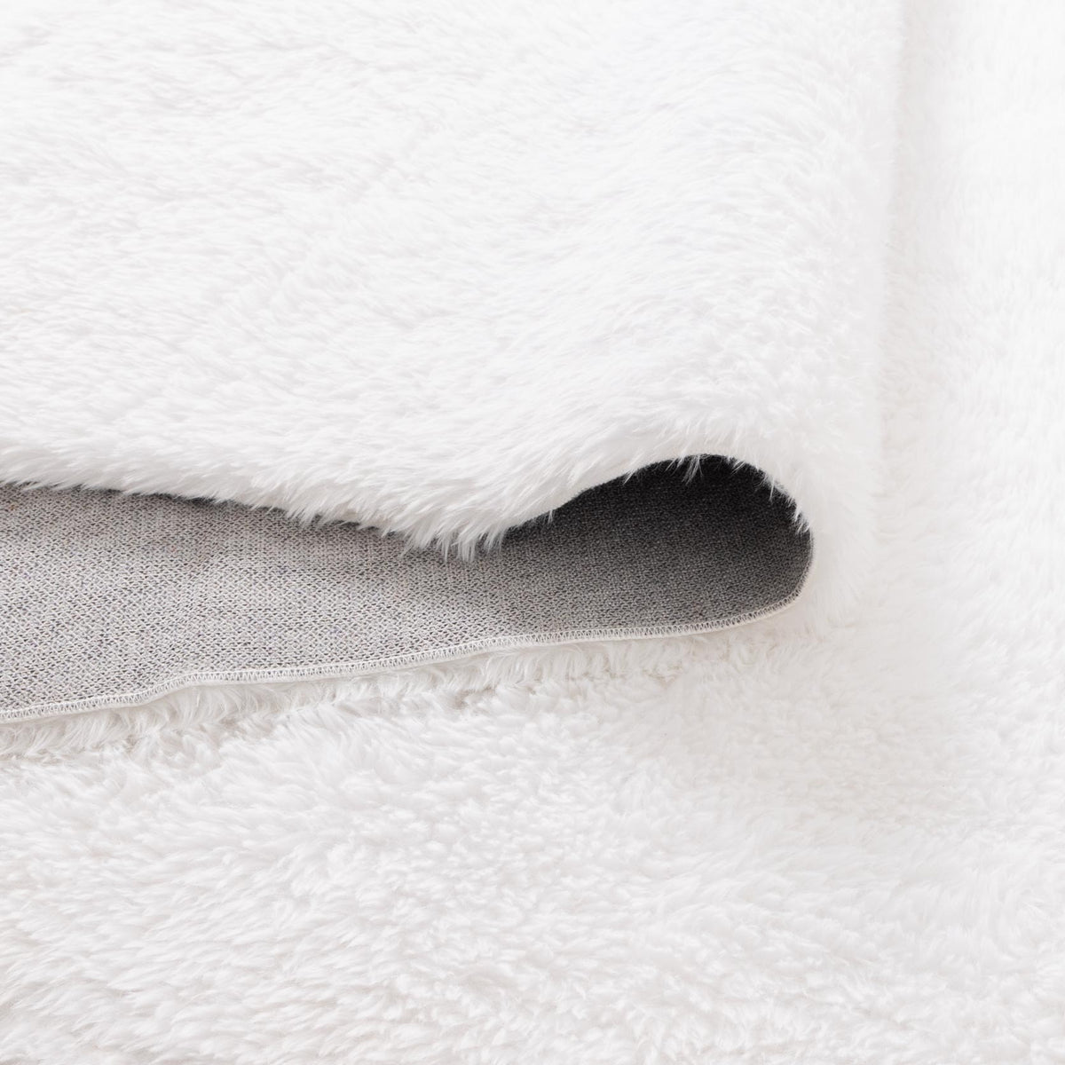 Lyla Washable Shaggy Rug – Cloud White